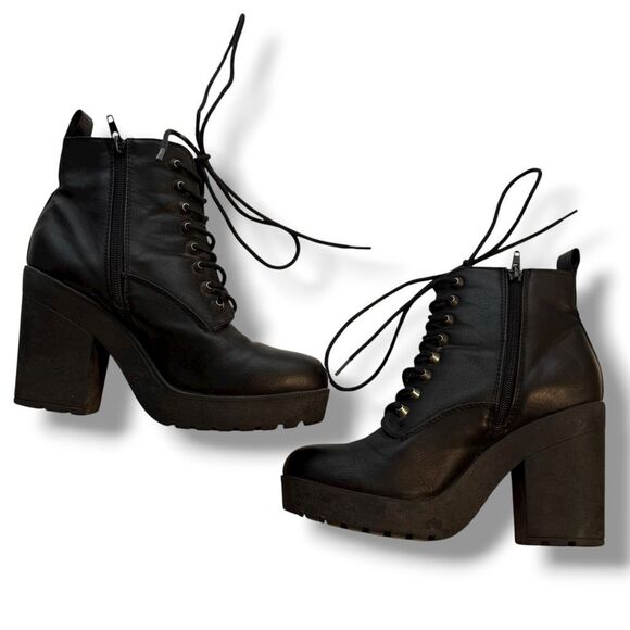 Madden Girl Black Lace-Up Platform Ankle Boots Women's Size 8M - Picture 4 of 9